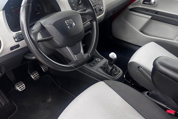 Rød Seat Mii fra 2015