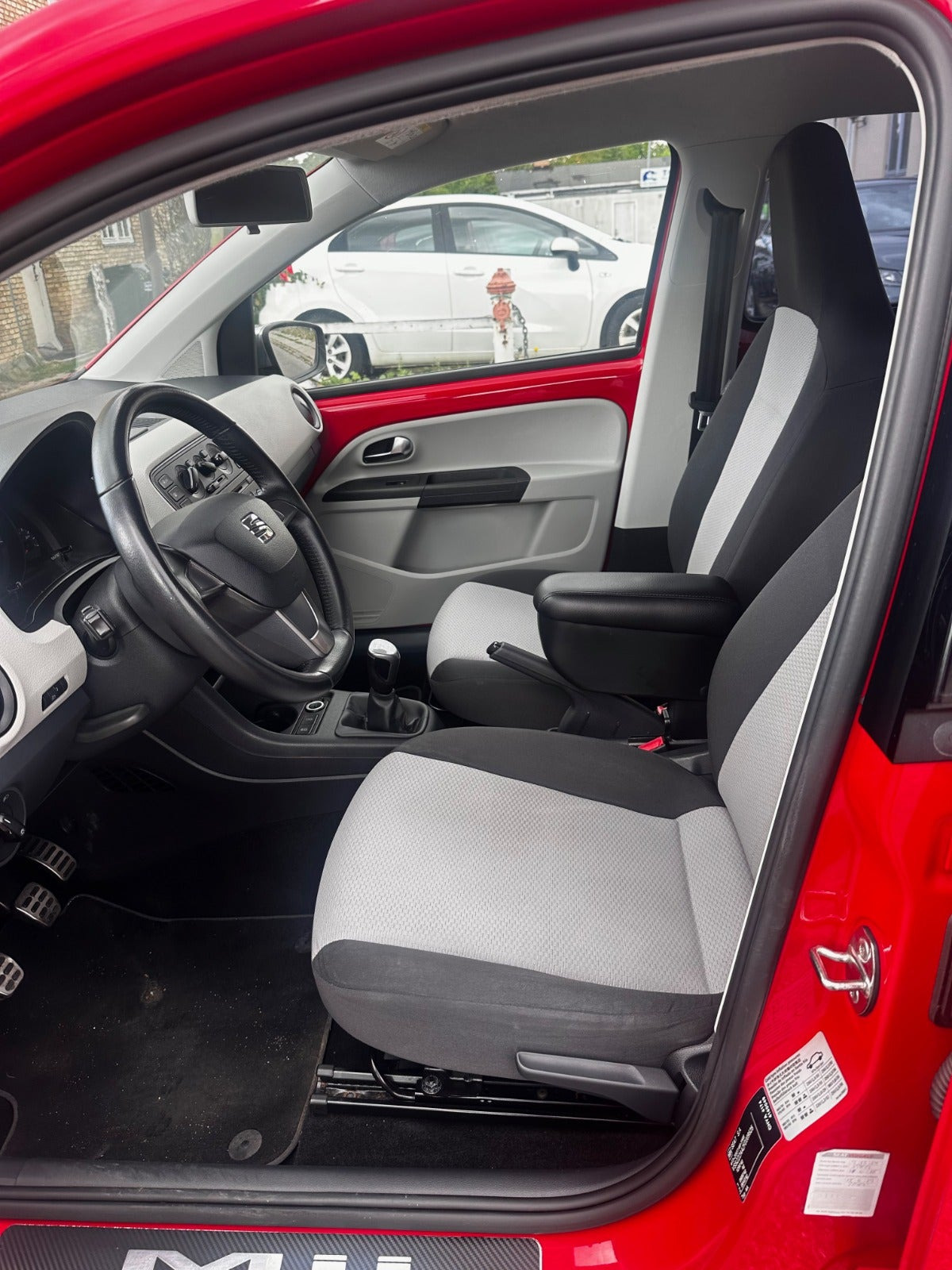 Rød Seat Mii fra 2015