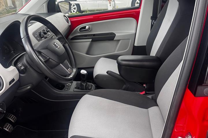 Rød Seat Mii fra 2015