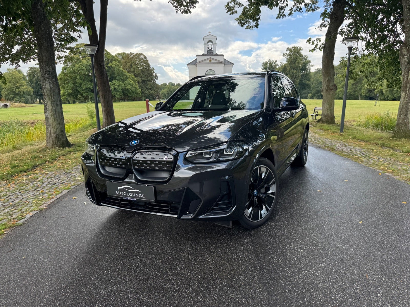 BMW iX3 Charged Plus M-Sport