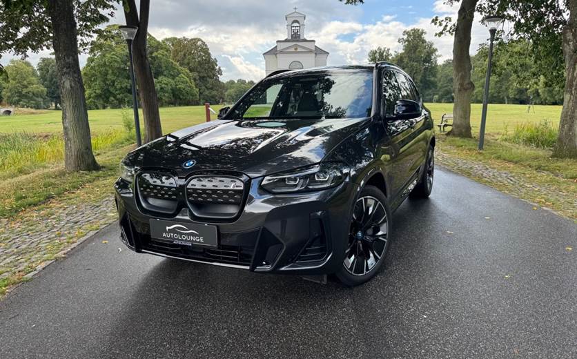 BMW iX3 Charged Plus M-Sport