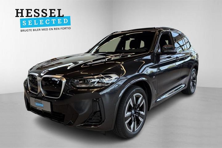 Grå BMW iX3 fra 2024