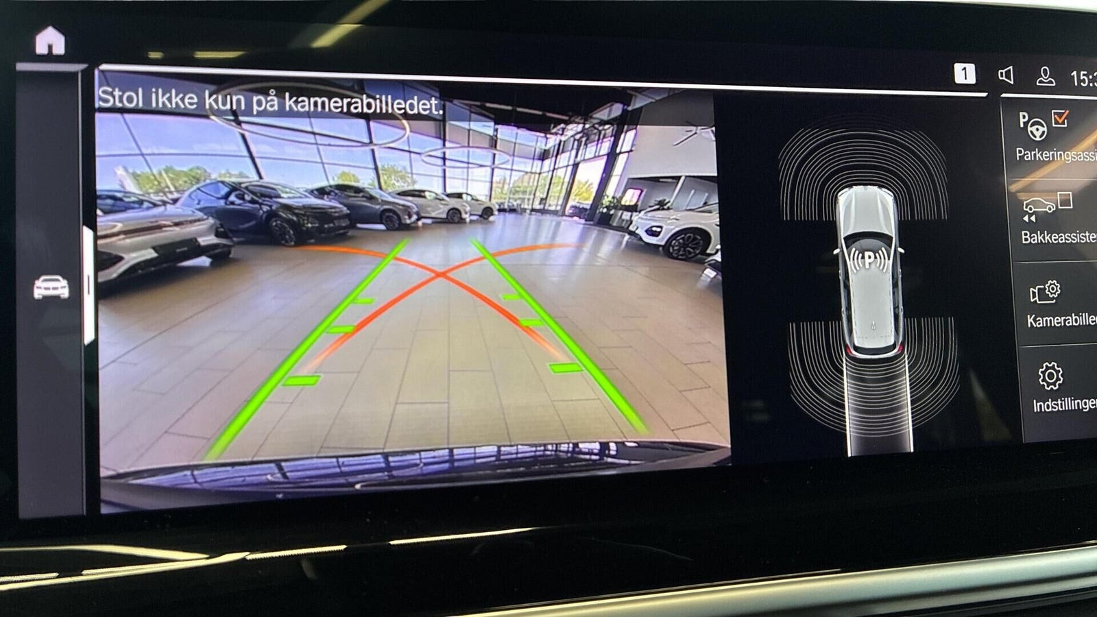 Grå BMW iX3 fra 2024