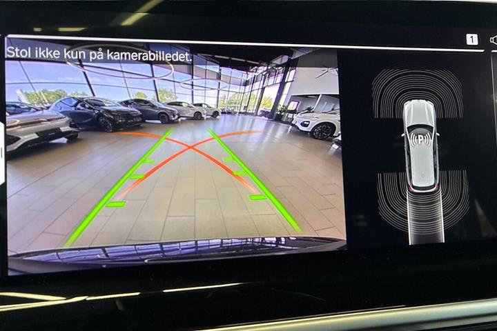 Grå BMW iX3 fra 2024