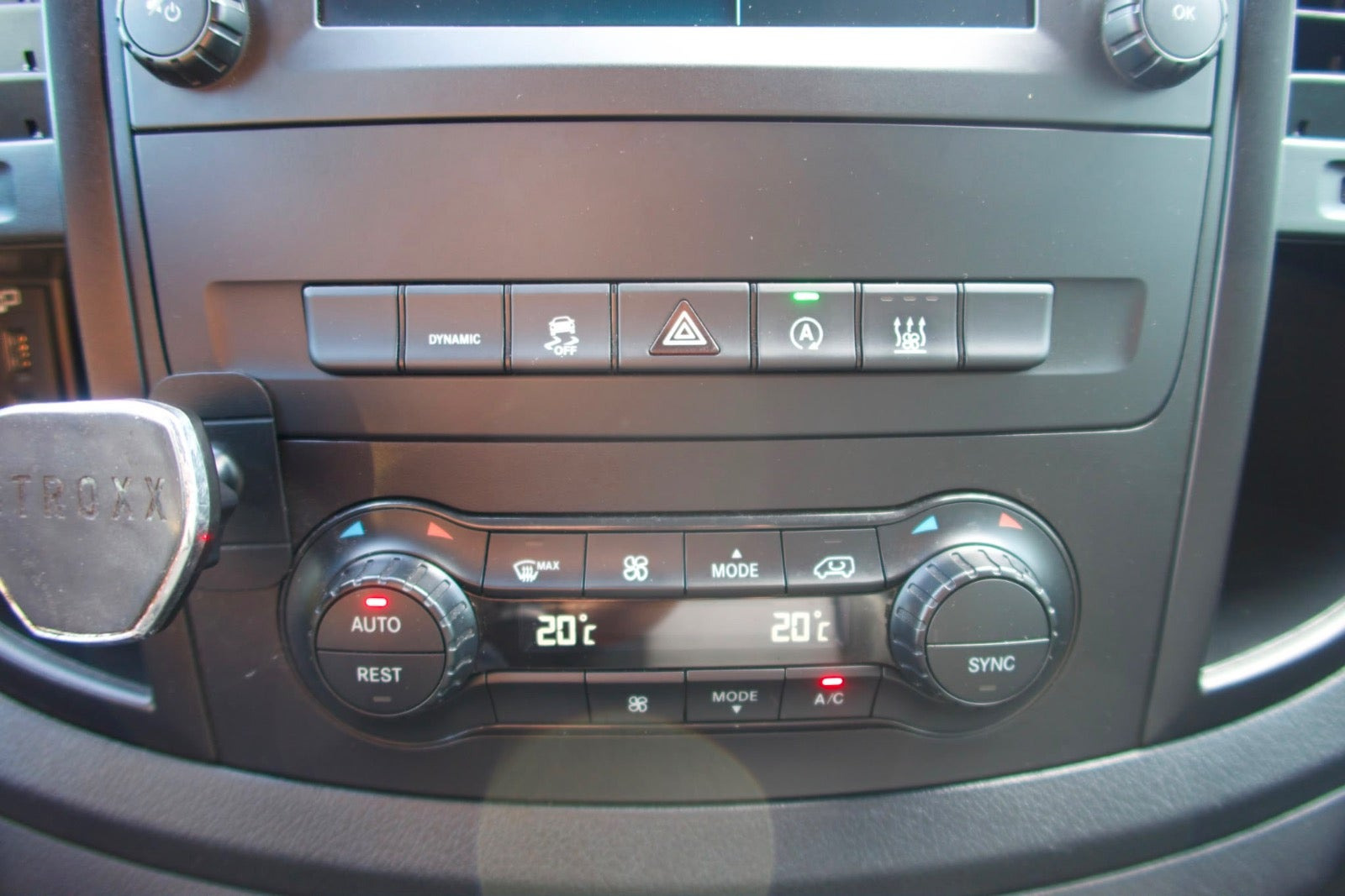 Sort Mercedes Vito 119 fra 2020