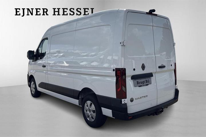 Hvid Renault Master V T33 fra 2025