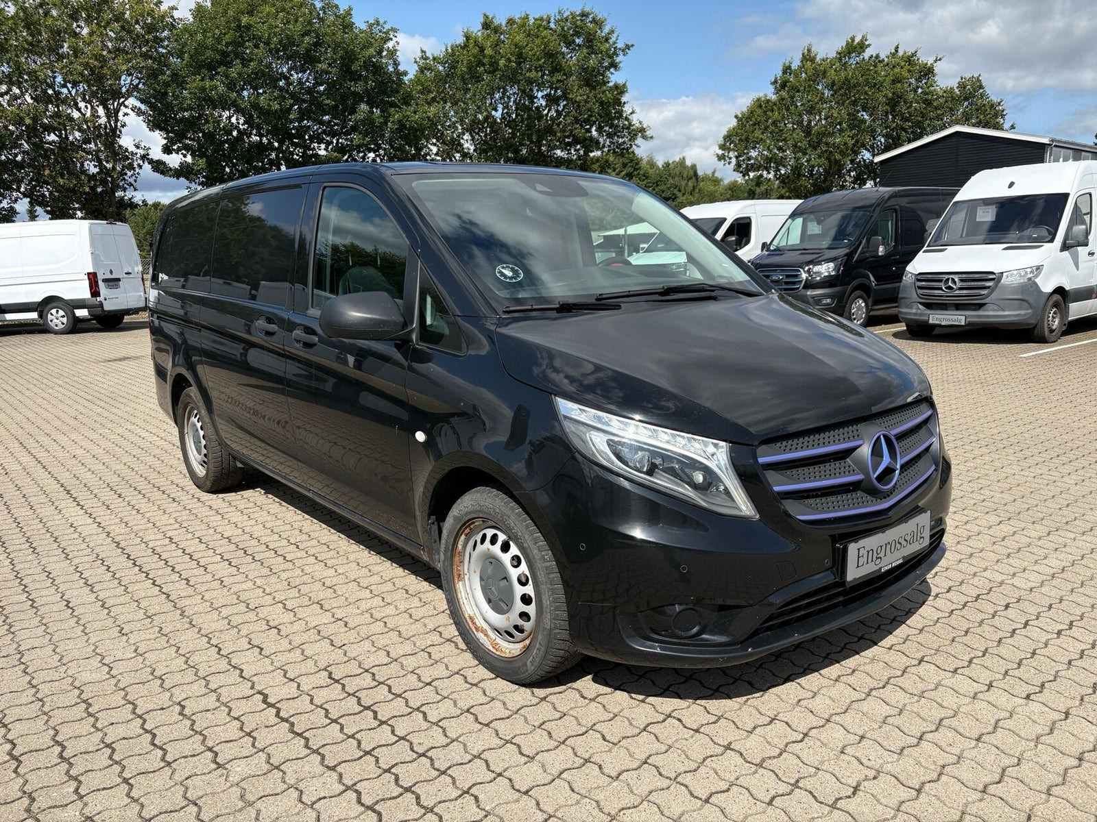 Sort Mercedes Vito 119 fra 2017