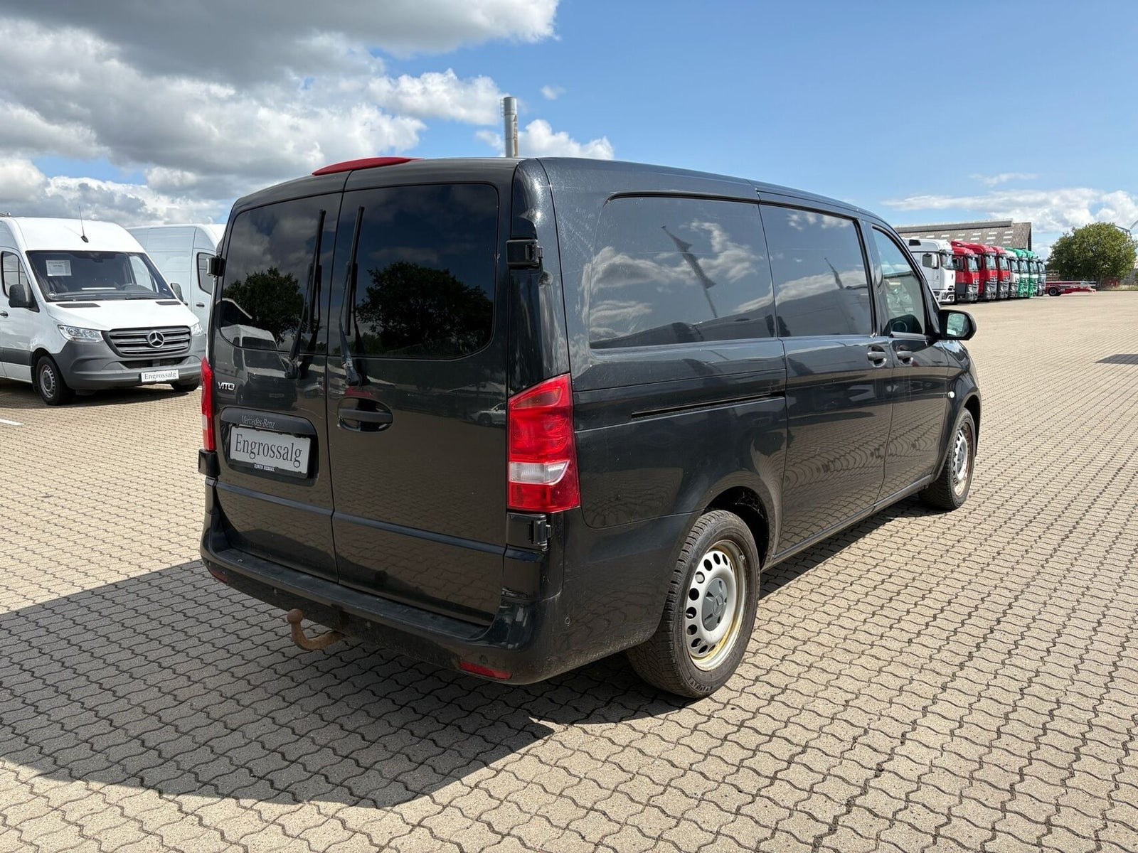 Sort Mercedes Vito 119 fra 2017