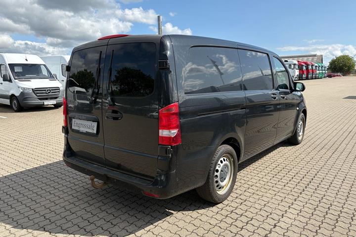 Sort Mercedes Vito 119 fra 2017