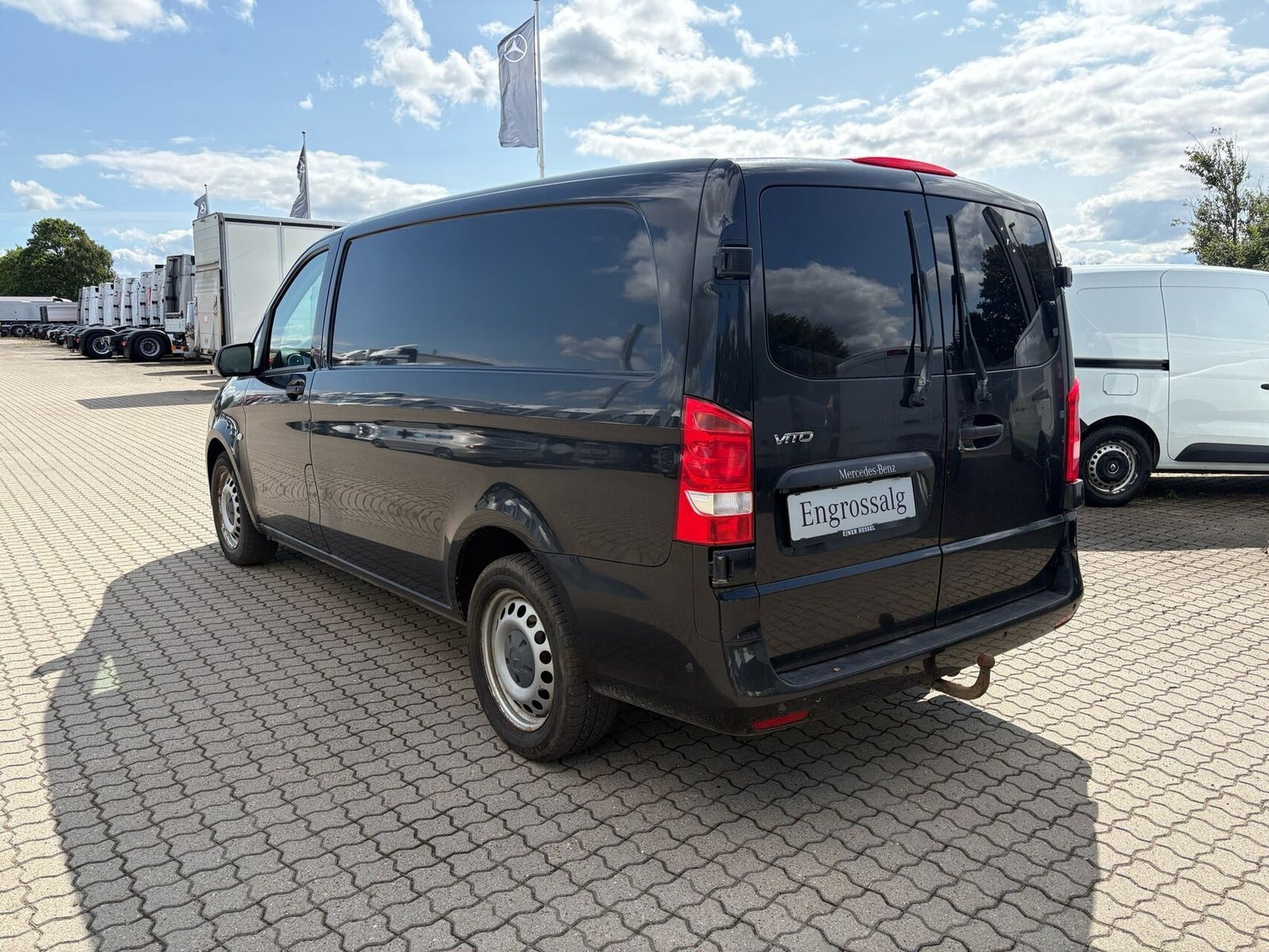 Sort Mercedes Vito 119 fra 2017