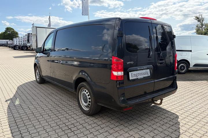Sort Mercedes Vito 119 fra 2017