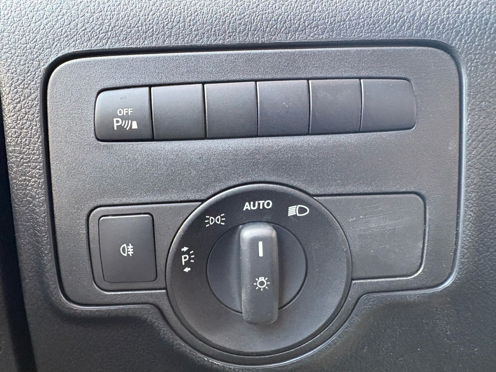 Sort Mercedes Vito 119 fra 2017
