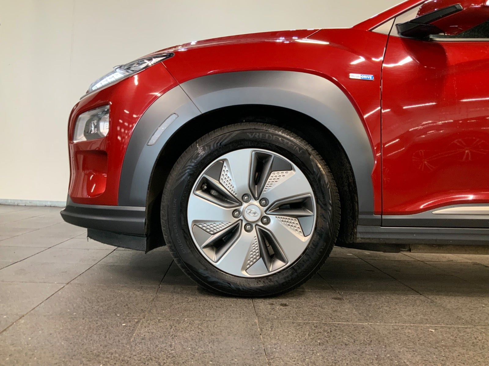 Rød Hyundai Kona fra 2019