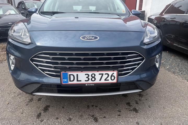 Blå Ford Kuga fra 2021