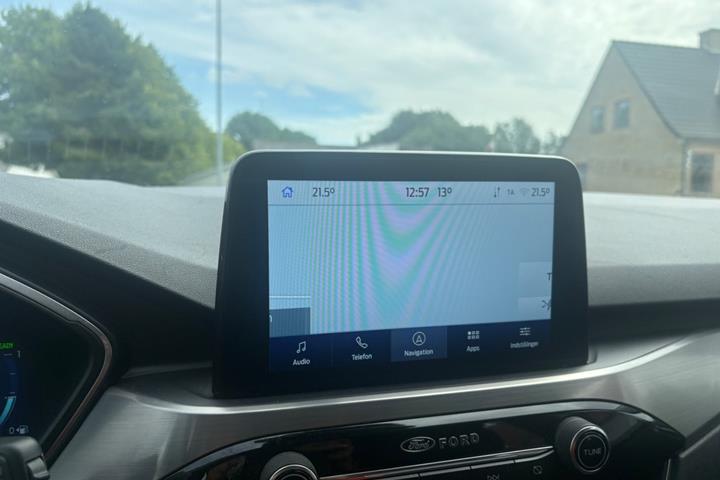 Blå Ford Kuga fra 2021