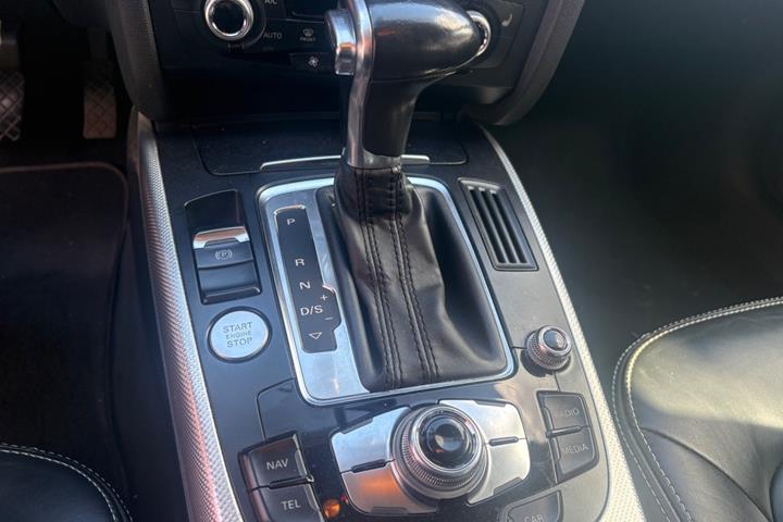 Orange Audi A5 fra 2016