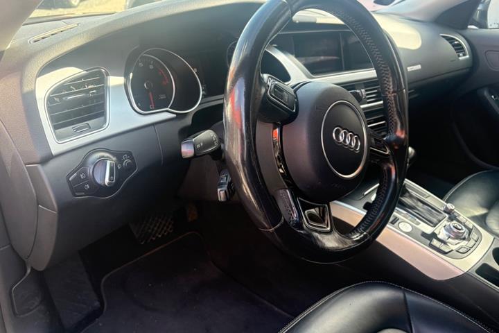 Orange Audi A5 fra 2016