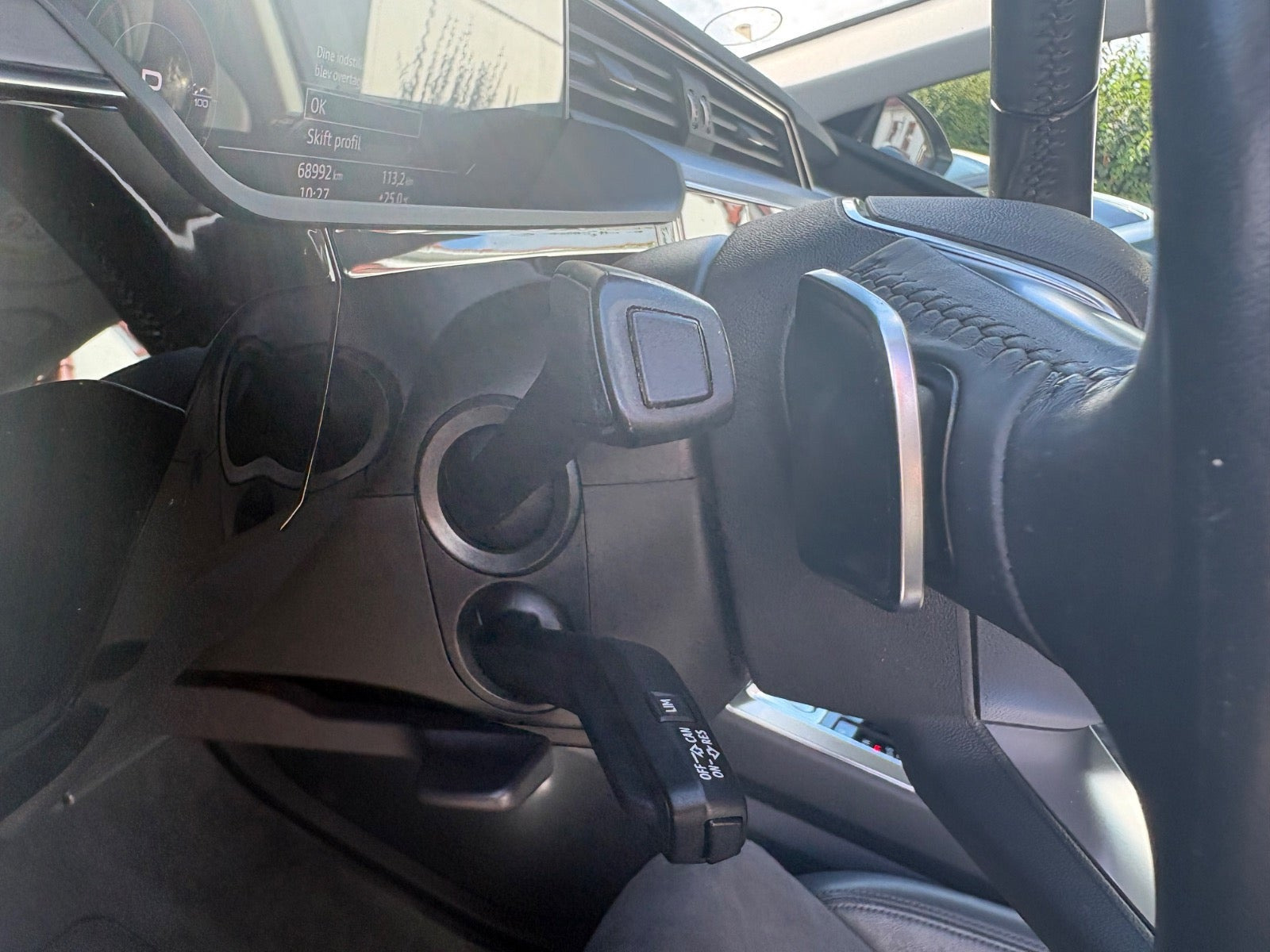 Hvid Audi e-tron fra 2020