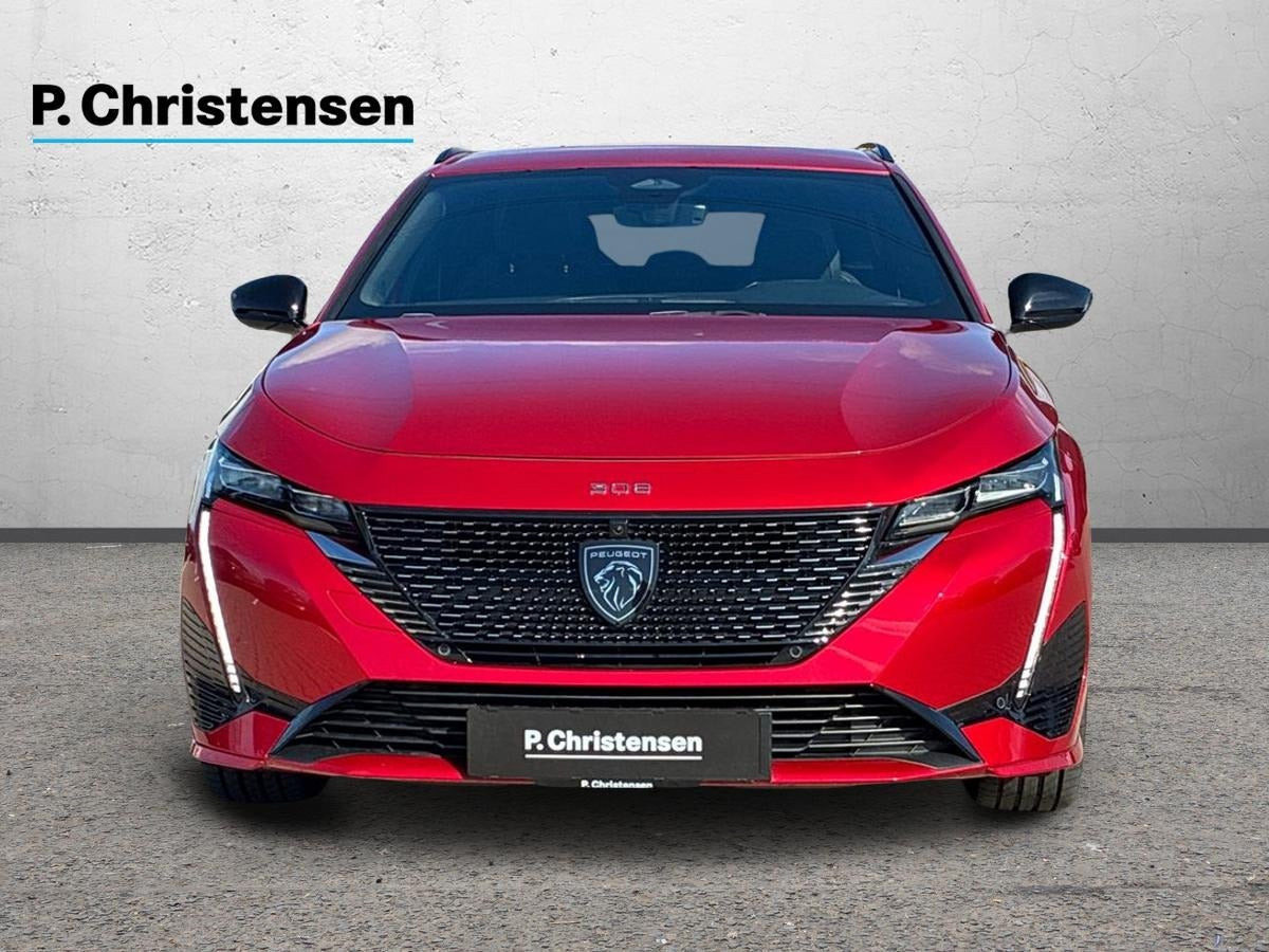 Rød Peugeot E-308 fra 2023