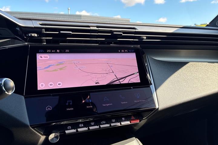 Rød Peugeot E-308 fra 2023