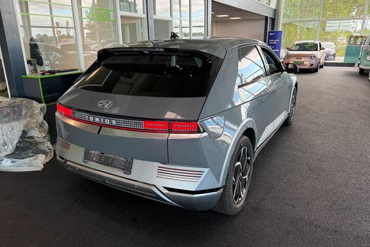 Grå Hyundai Ioniq 5 fra 2021