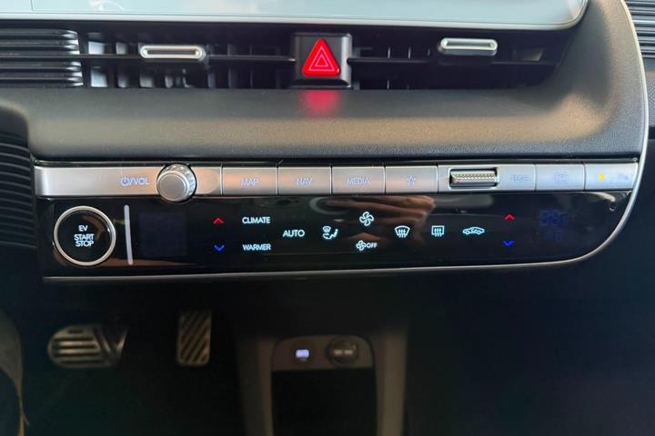 Grå Hyundai Ioniq 5 fra 2021