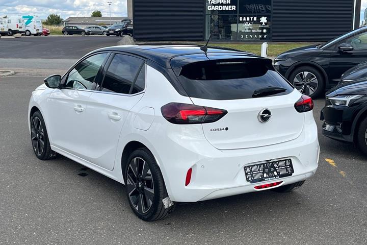 Hvid Opel Corsa-e fra 2021