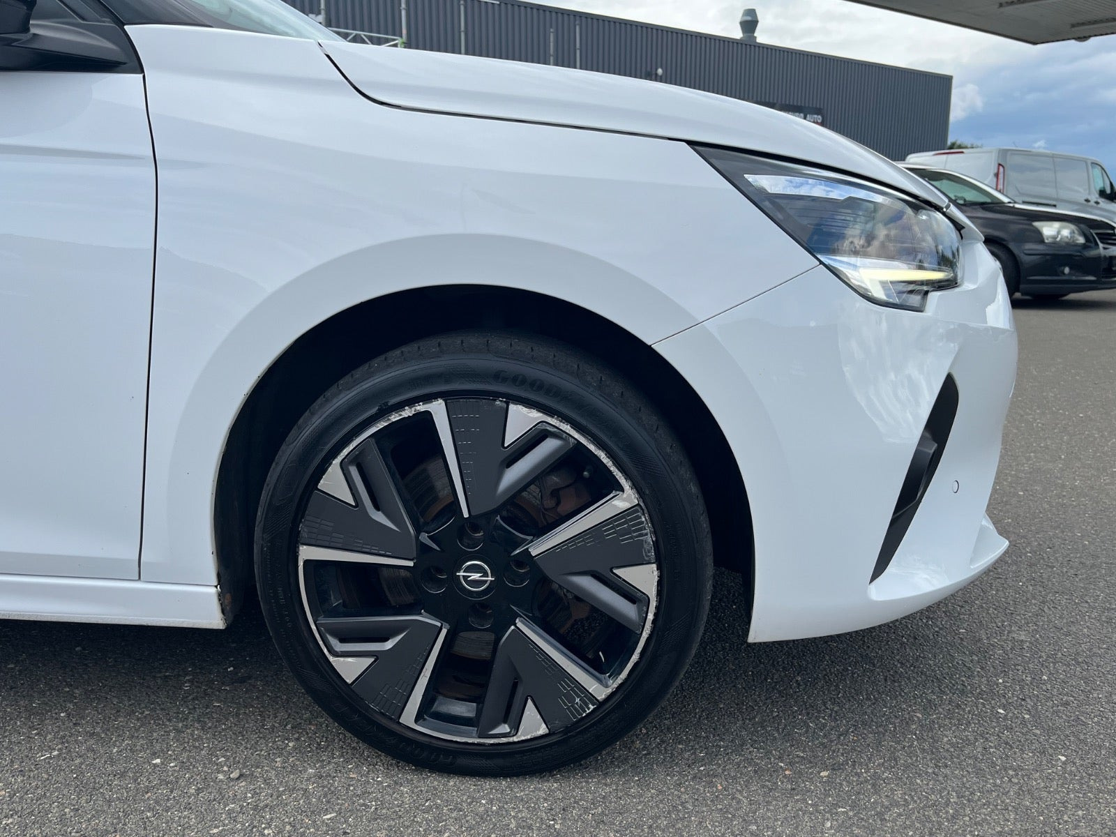 Hvid Opel Corsa-e fra 2021