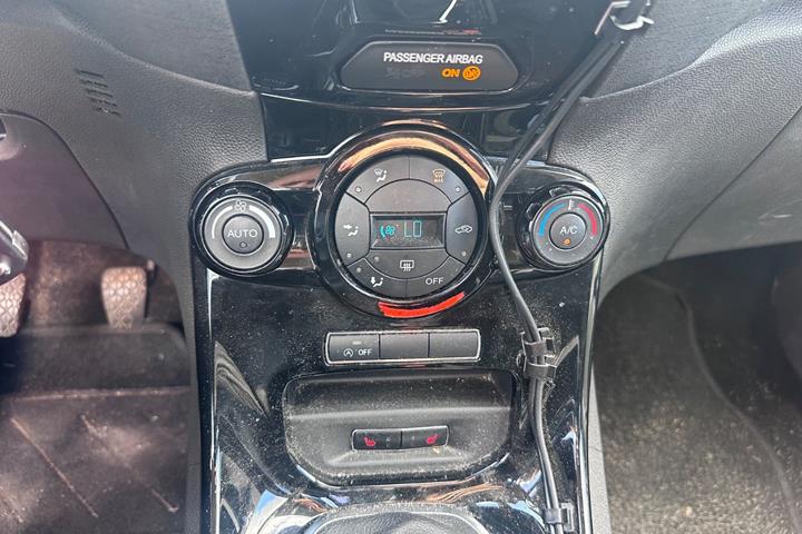Bronze Ford Fiesta fra 2015