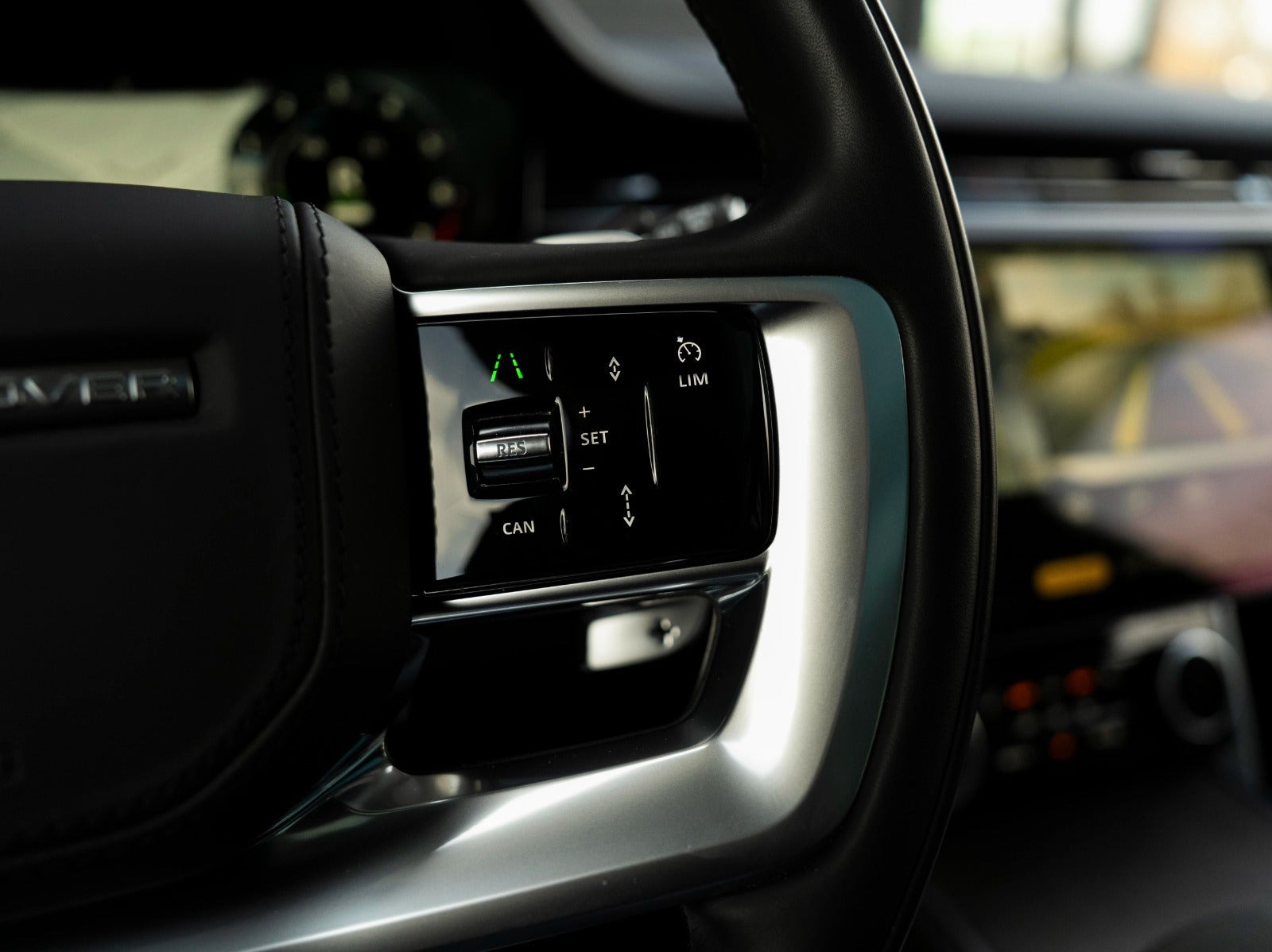 Gul Land Rover Range Rover fra 2023