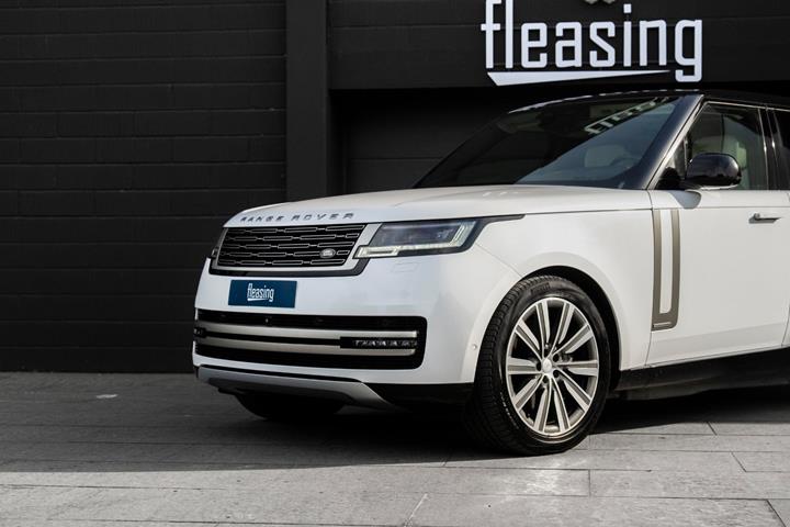 Hvid Land Rover Range Rover fra 2024