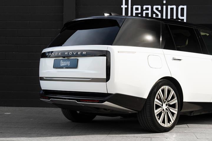 Hvid Land Rover Range Rover fra 2024