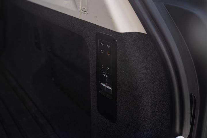 Hvid Land Rover Range Rover fra 2024