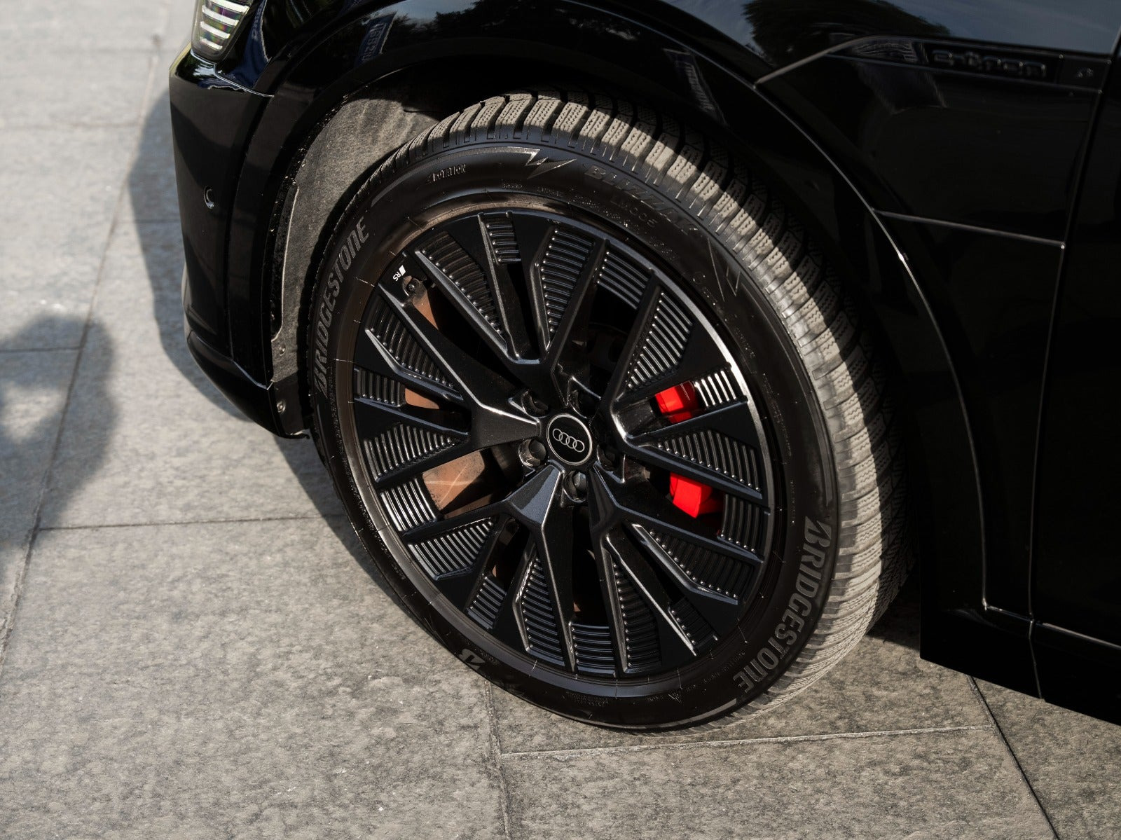 Sort Audi Q8 e-tron fra 2023