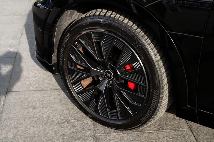 Sort Audi Q8 e-tron fra 2023