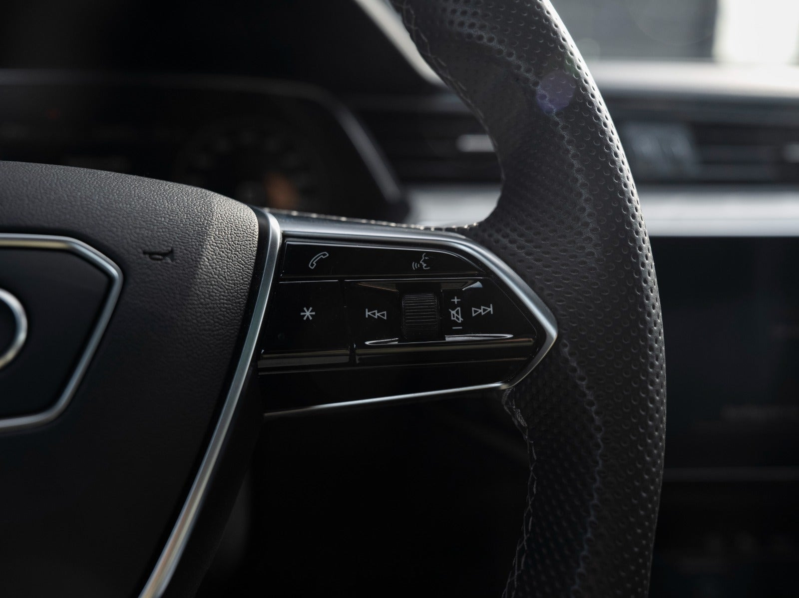 Sort Audi Q8 e-tron fra 2023