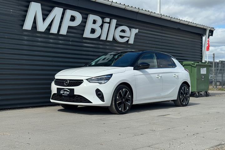 Hvid Opel Corsa-e fra 2021 set udefra