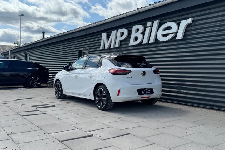 Hvid Opel Corsa-e fra 2021