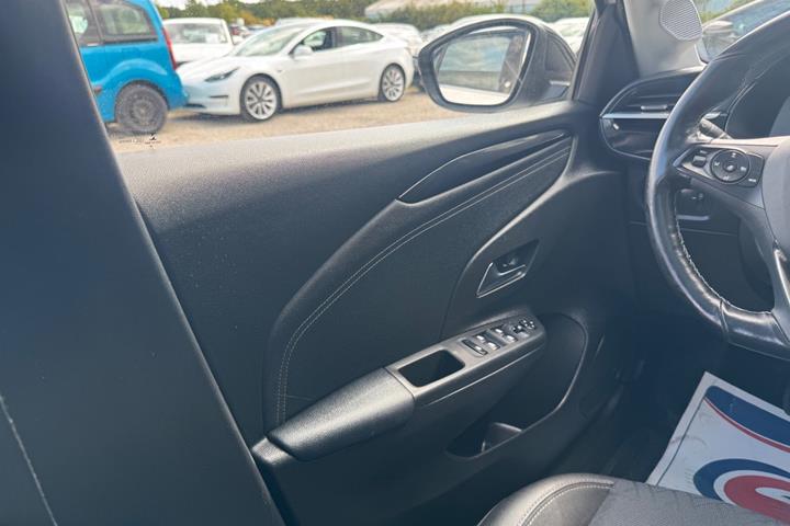 Hvid Opel Corsa-e fra 2021