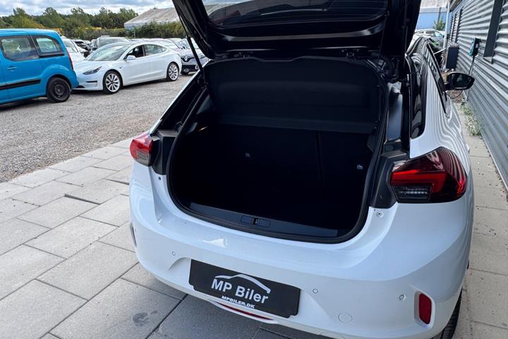 Hvid Opel Corsa-e fra 2021