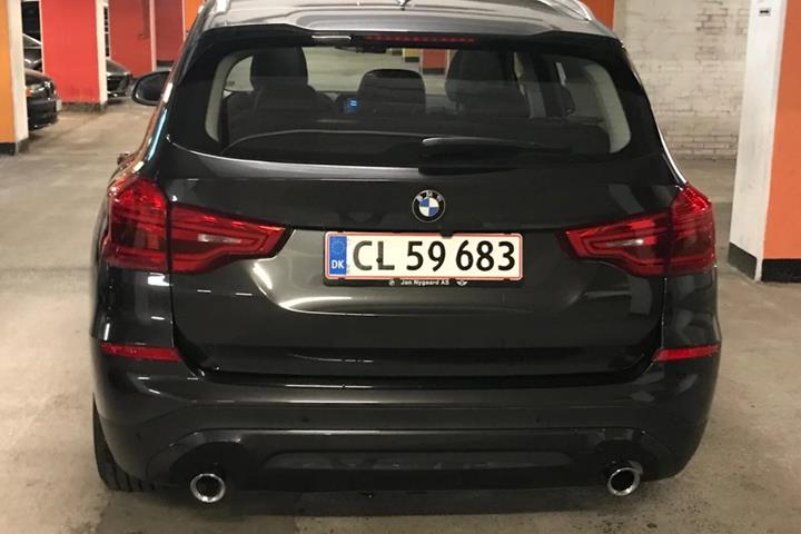 Grå BMW X3 fra 2019