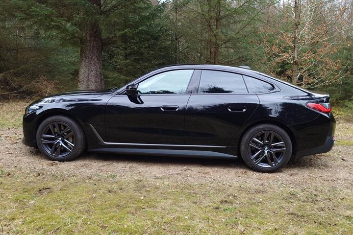Sort BMW i4 fra 2023