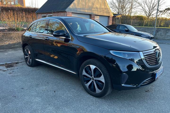 Sort Mercedes EQC400 fra 2020