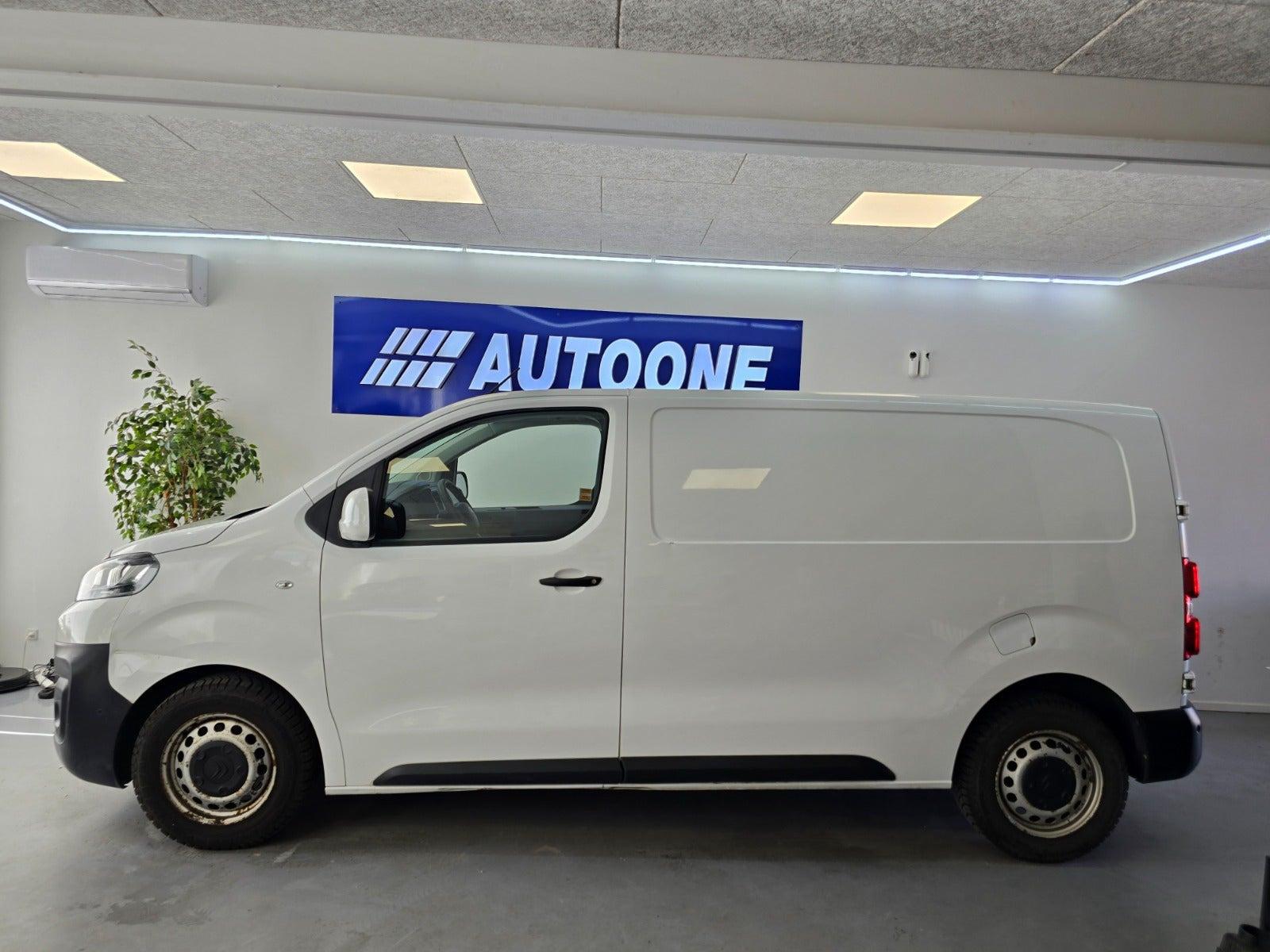 Hvid Citroën Jumpy fra 2017