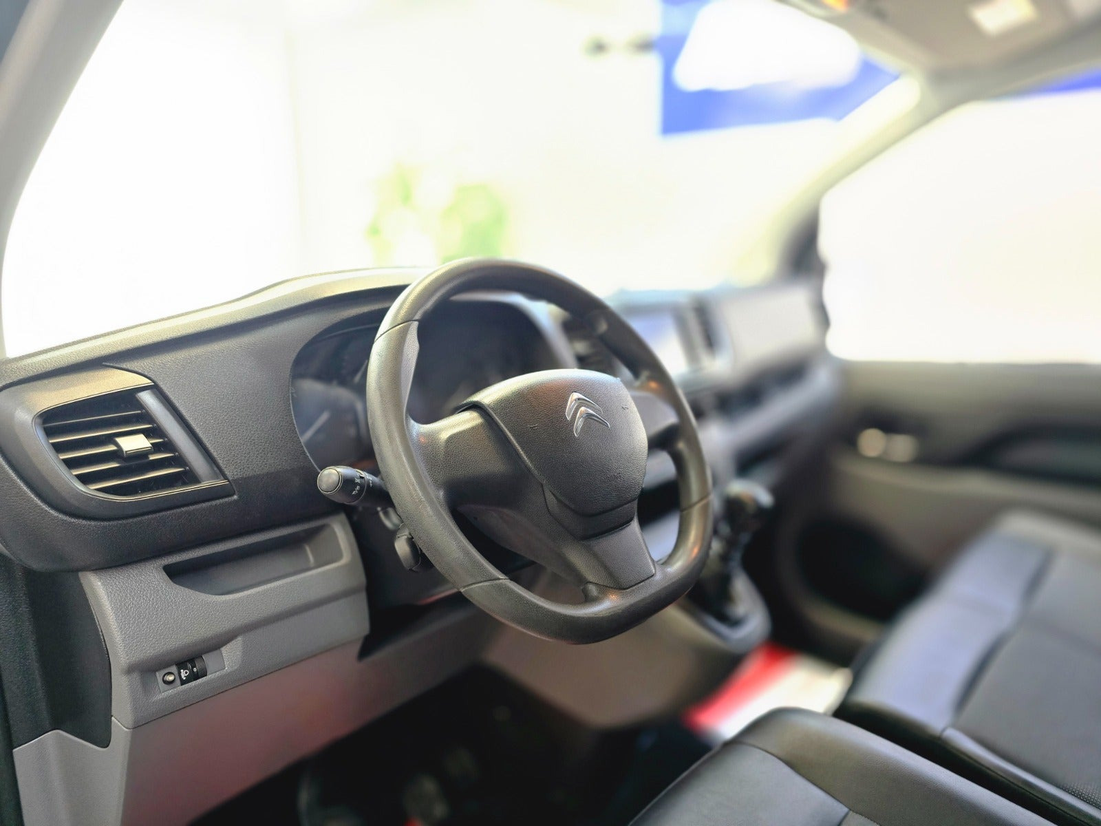 Hvid Citroën Jumpy fra 2017