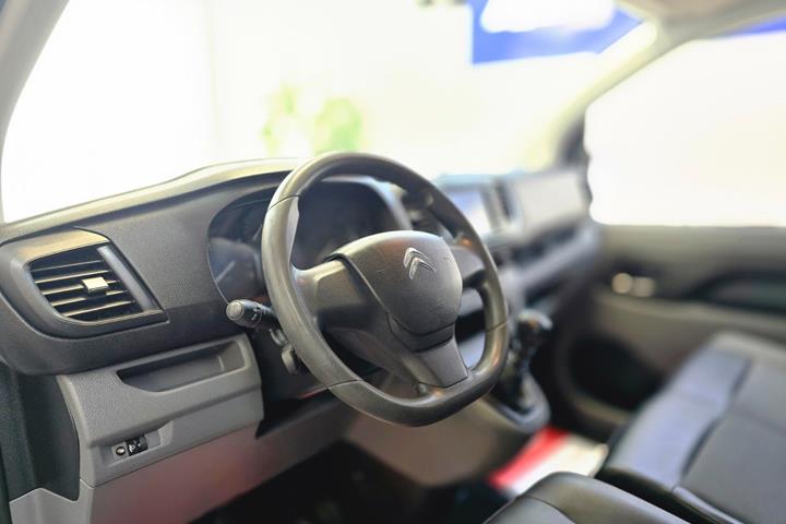Hvid Citroën Jumpy fra 2017