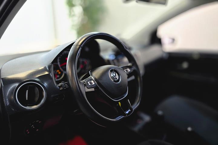 Sort VW UP! fra 2019