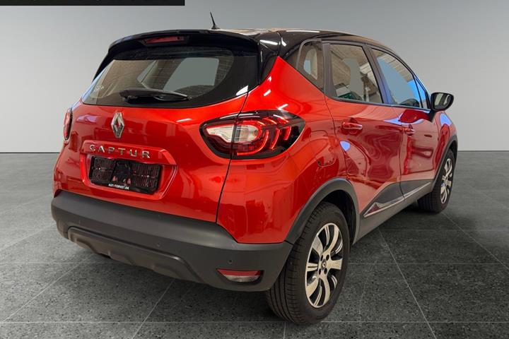 Rød Renault Captur fra 2018