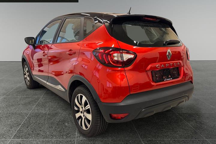 Rød Renault Captur fra 2018