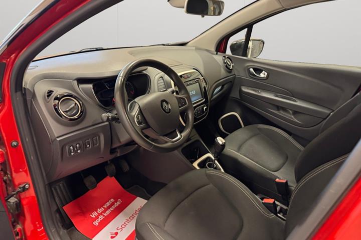 Rød Renault Captur fra 2018